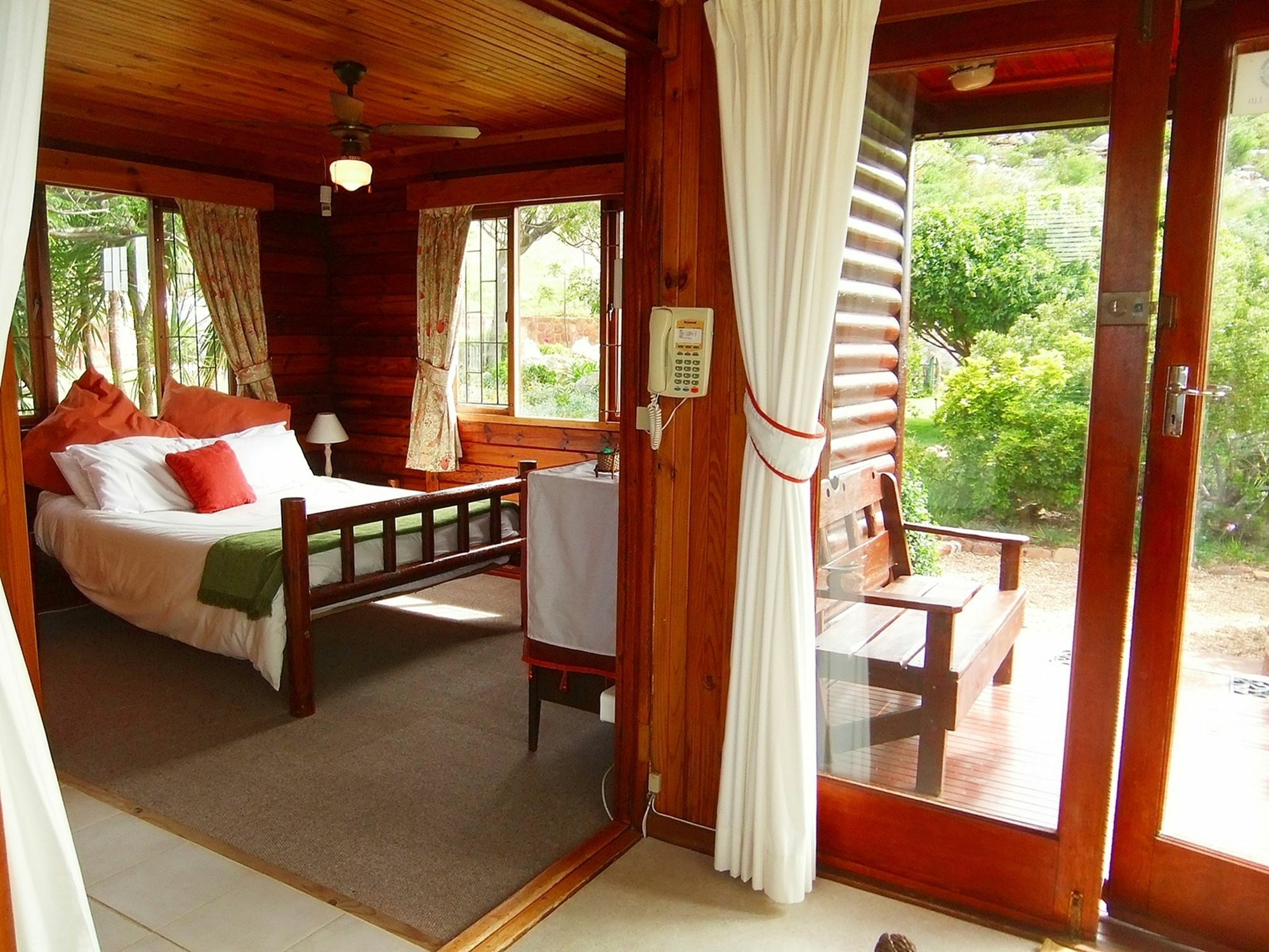 Makapa Lodge Cape Town Bagian luar foto